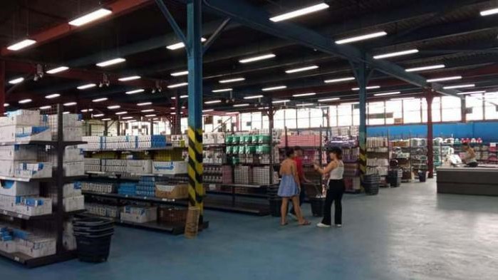 Instalaciones del mercado clausurado por las autoridades en La Habana.