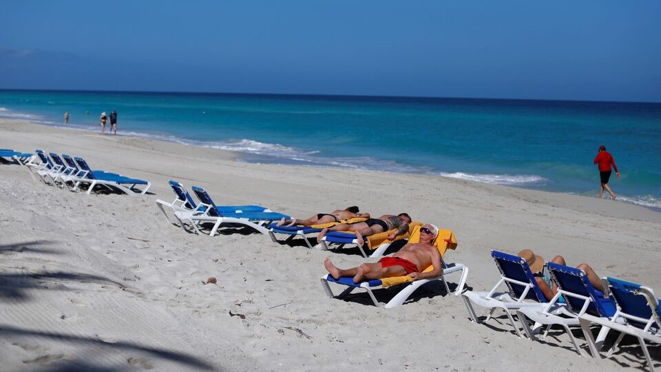 Turistas extranjeros en Cuba.