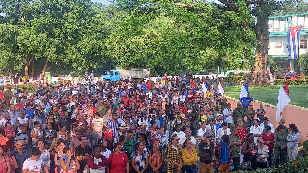 Concentración de cubanos en el Día Provincial de la Defensa en Pinar del Río.