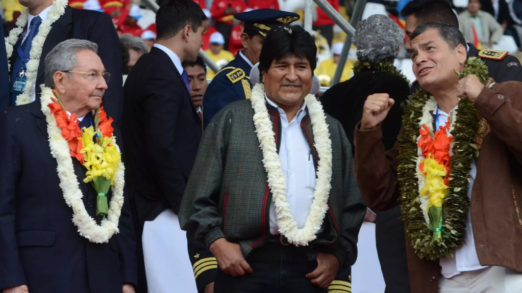 Raúl Castro junto a Evo Morales y Rafael Correa en 2014.