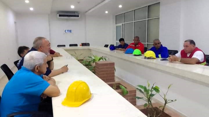 Manuel Marrero en la Central Termoeléctrica Antonio Guiteras de Matanzas.