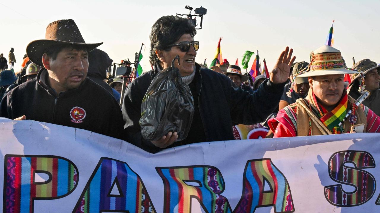 Evo Morales, al centro de la marcha contra el Gobierno de Bolivia.