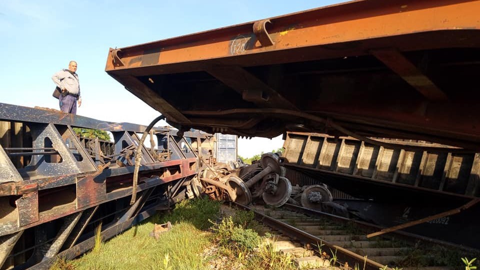 Estado de los vagones descarrillados en el lugar del accidente.