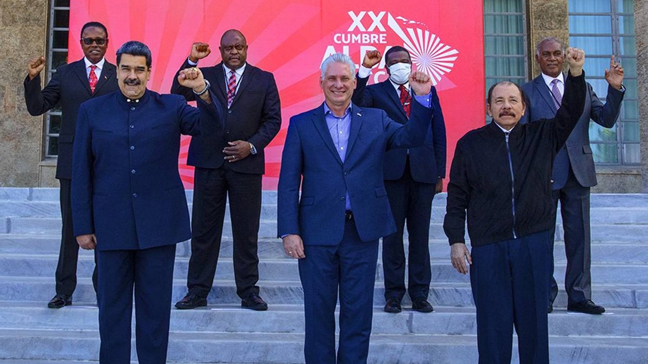 Nicolás Maduro, Miguel Díaz-Canel y Daniel Ortega en una Cumbre del ALBA en La Habana