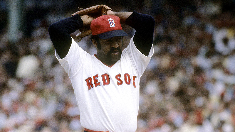 Luis Tiant con el uniforme de los Medias Rojas de Boston.