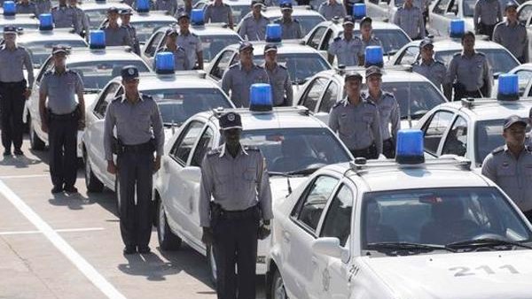 Policías cubanos.