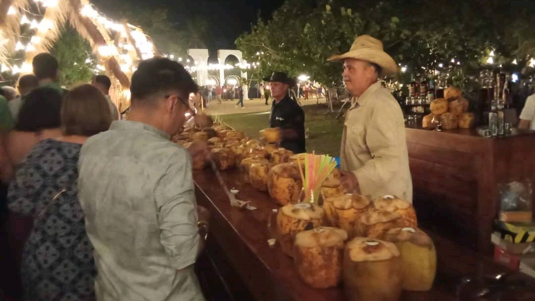 Inauguración de la Feria Destinos Gaviota en Holguín, que sesionó durante el apagón nacional.