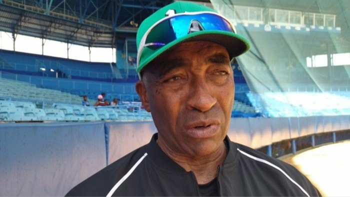 El director técnico del equipo cubano de béisbol, Armando Johnson.