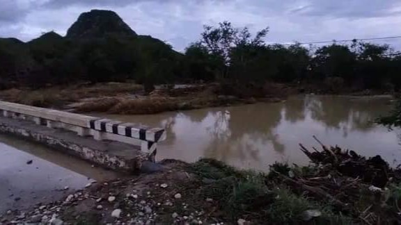 Puente sobre el río en San Antonio del Sur, Guantánamo.