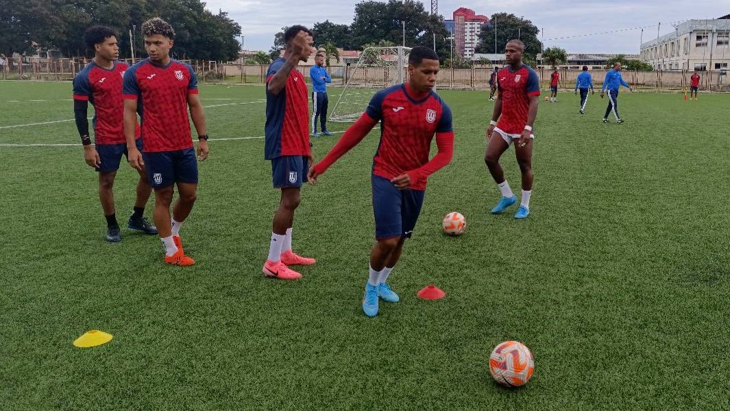 Entrenamiento de la selección cubana de fútbol.