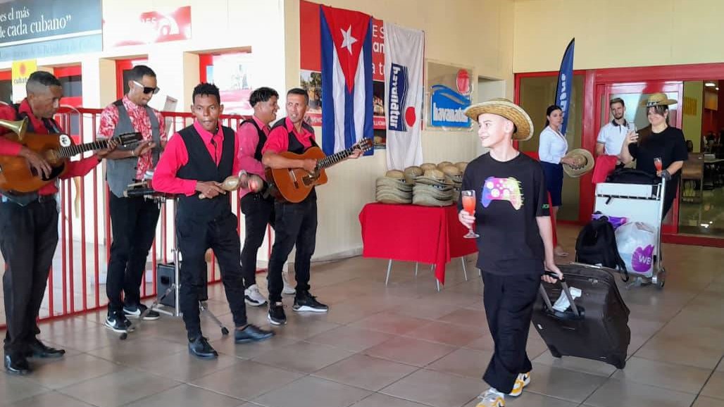 Llegada de los turistas rusos a Varadero.