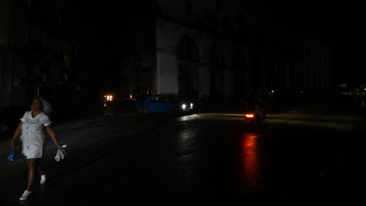 Una calle de La Habana durante el apagón nacional del 18 de octubre. 