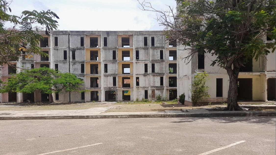 Edificios deshabitados mientras sus vecinos no cuentan con viviendas, Santiago de Cuba.