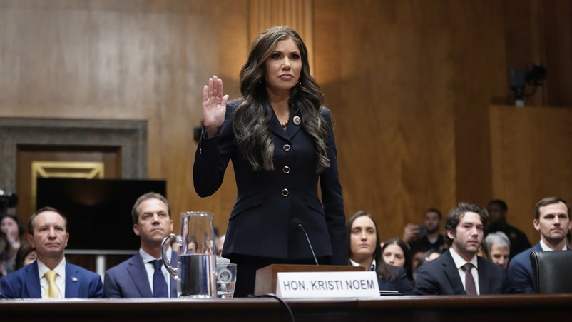 Kristi Noem en la audiencia de confirmación en el Senado de EEUU.