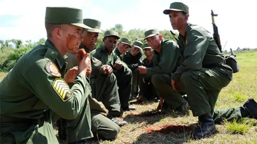 Jóvenes cubanos en el Servicio Militar Obligatorio.