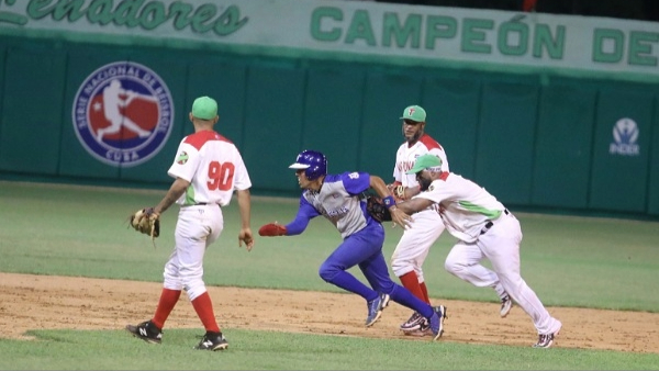 Un partido de la Liga Élite del Béisbol Cubano.