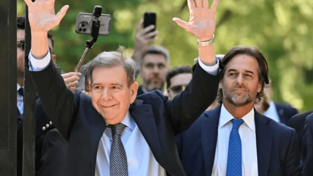 Edmundo González junto a Luis Lacalle en Montevideo, el sábado 4 de enero.