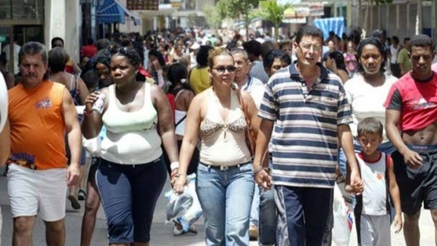 Habitantes de una ciudad de Cuba.