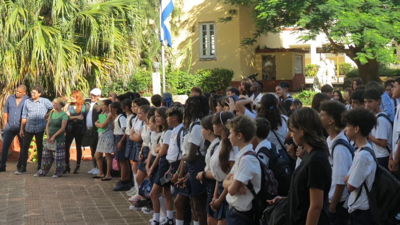 Estudiantes de secundaria en el inicio del curso en septiembre de 2024.