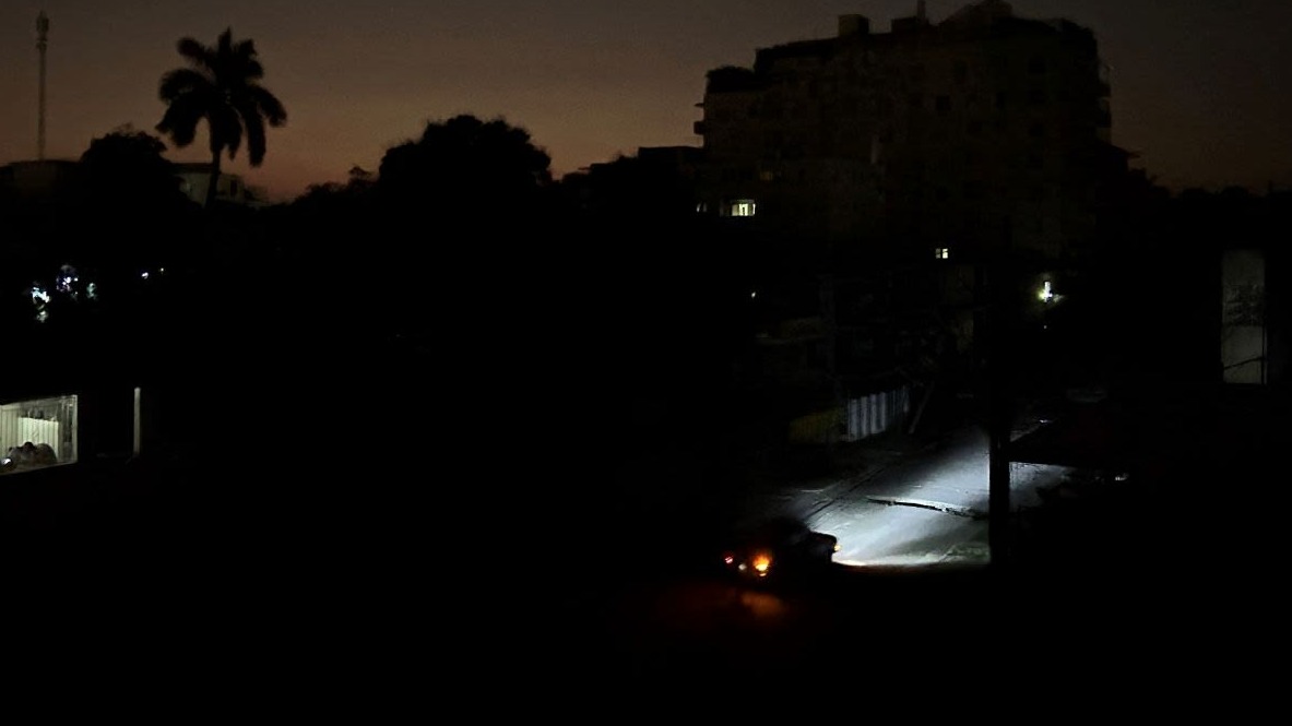 Una zona de La Habana a oscuras durante el apagón nacional.