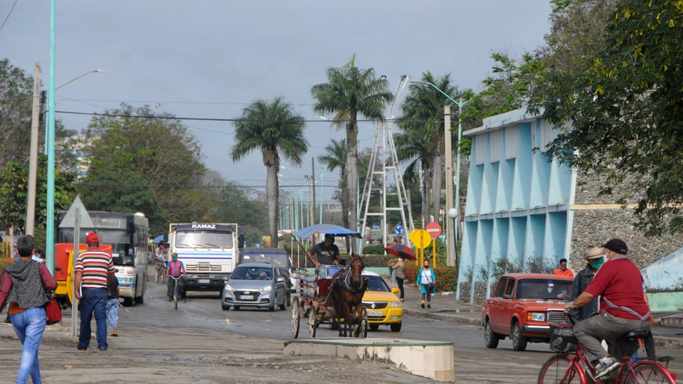 Una calle en Las Tunas.