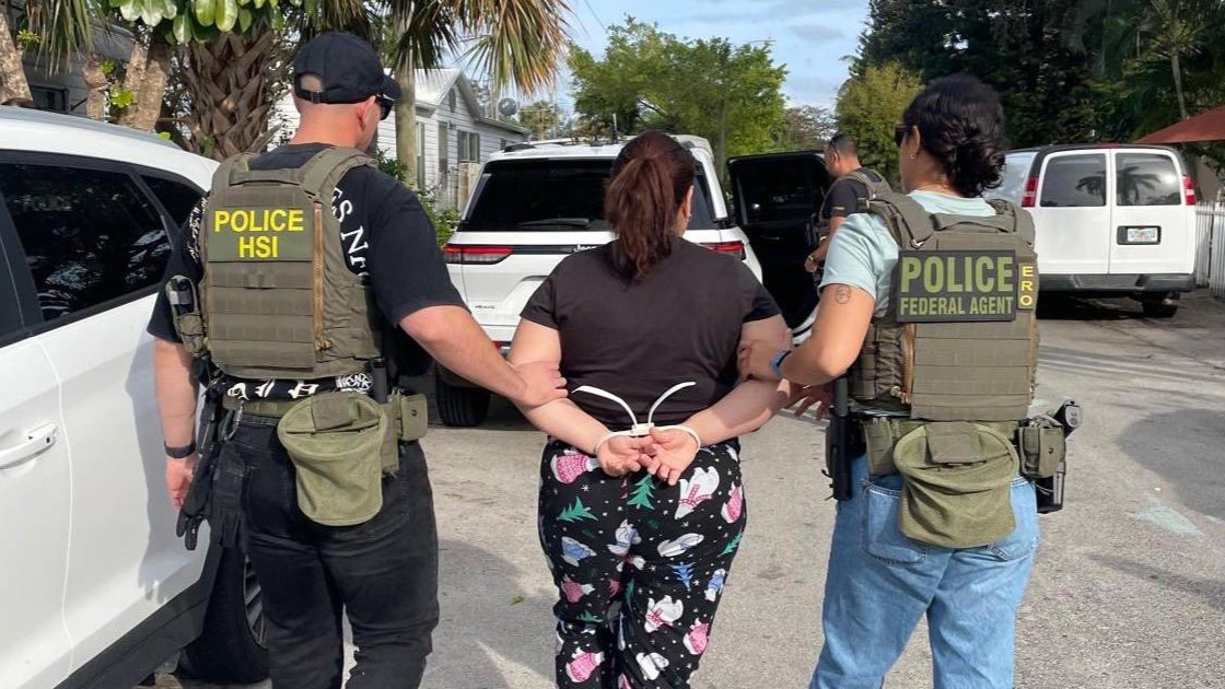 Una detención de las autoridades migratorias en Miami.