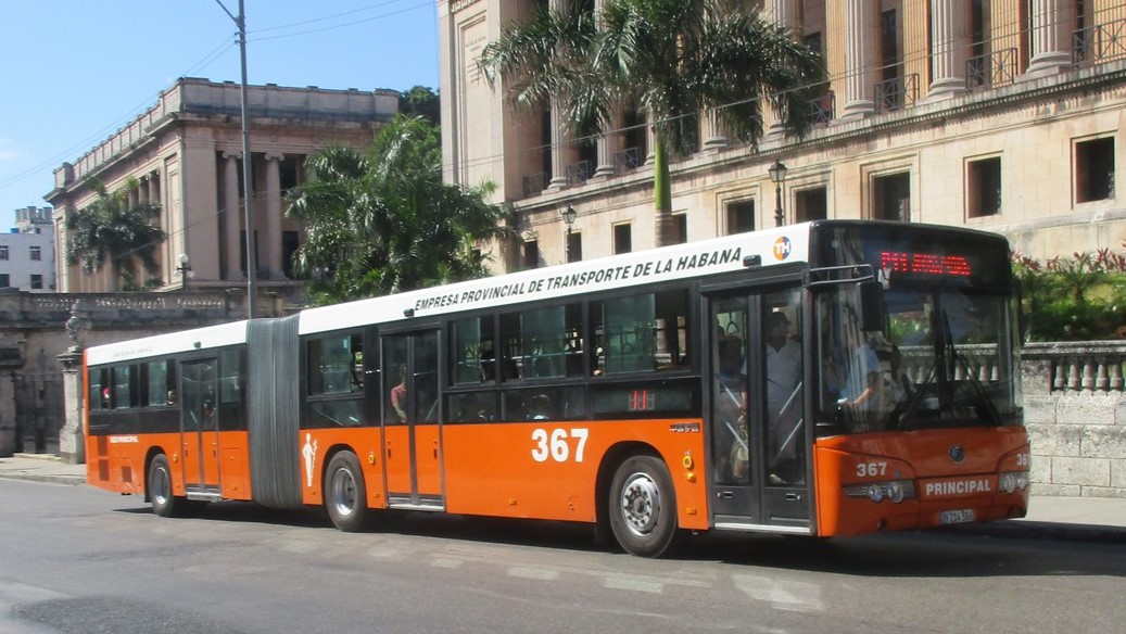 Ómnibus de la ruta P11 en La Habana.