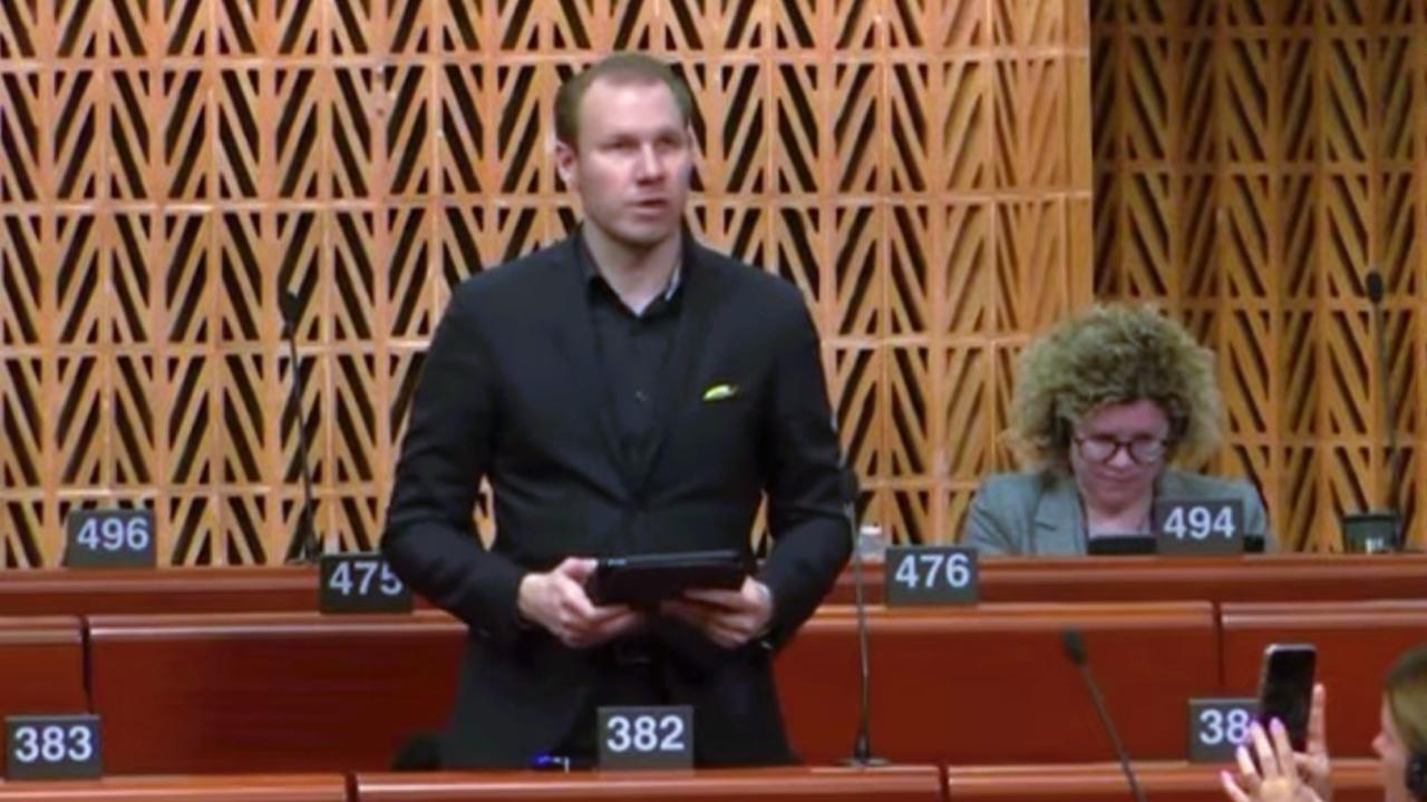 El diputado sueco Markus Wiechel en el Consejo de Europa.