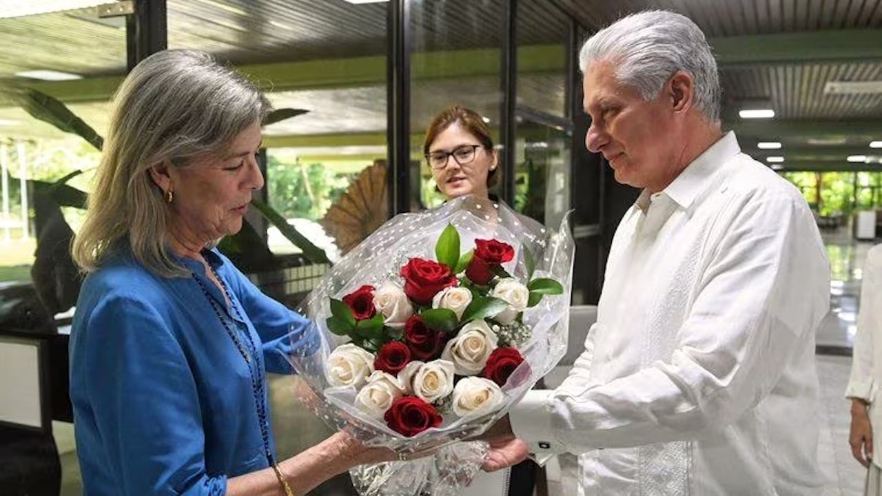 Miguel Díaz-Canel recibe a la princesa de Mónaco en La Habana.