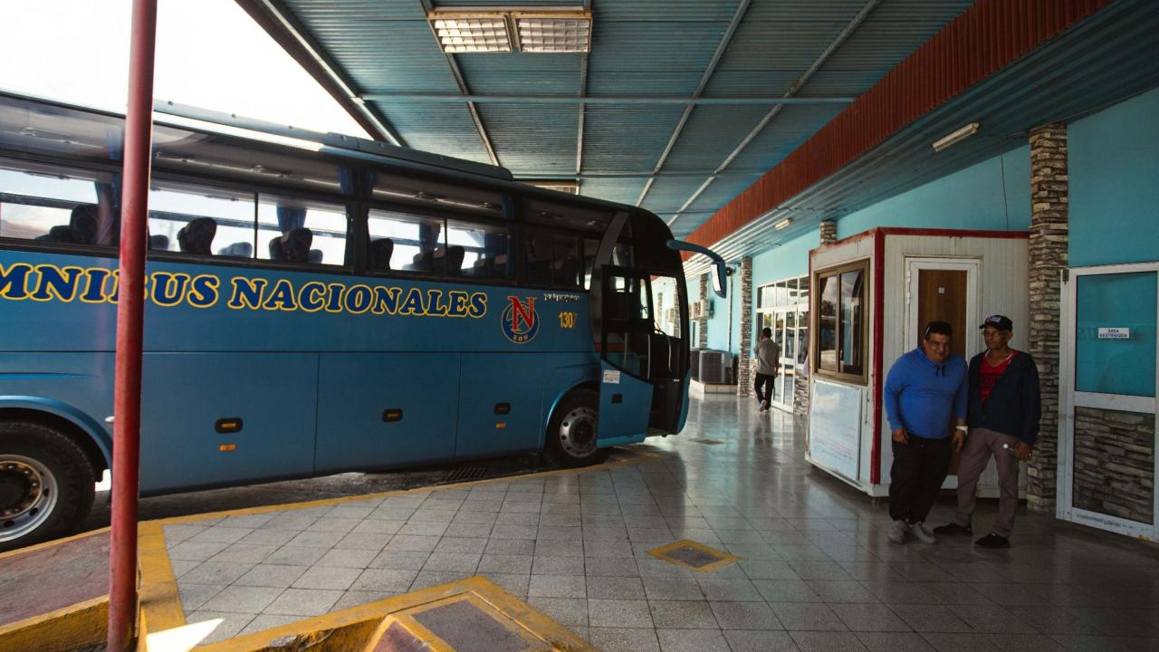 Un vehículo de la Empresa de Ómnibus Nacionales.