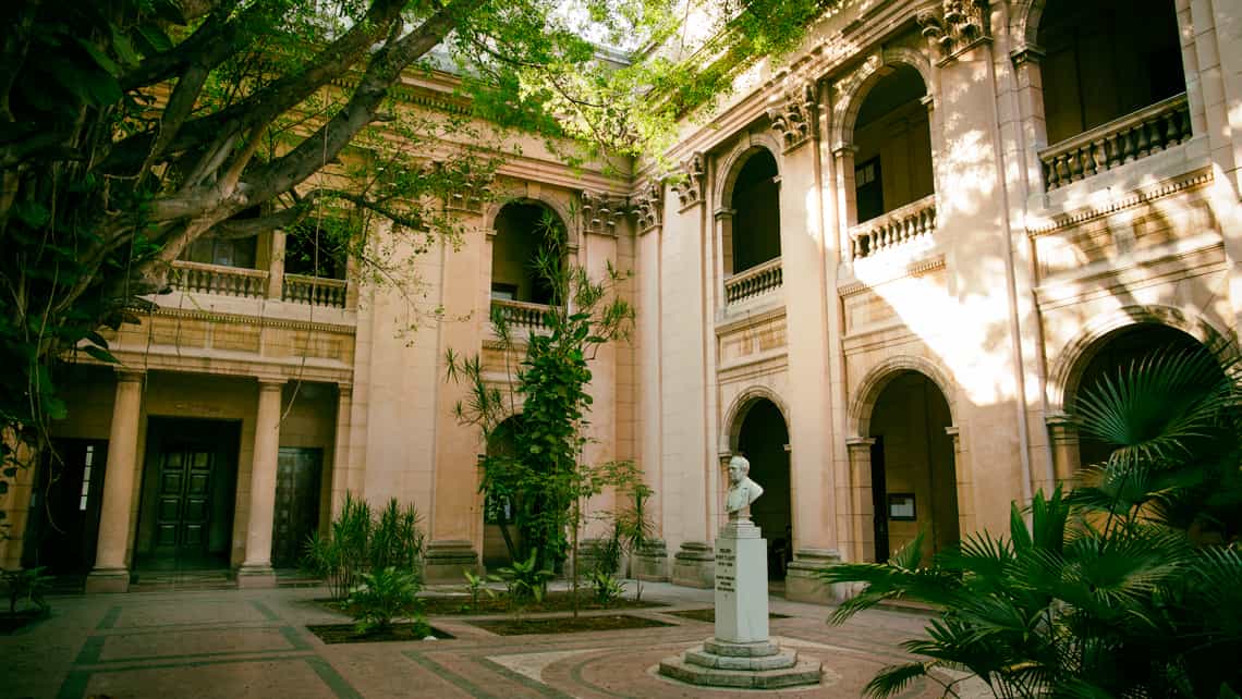 Facultad de Matemática y Computación de la Universidad de La Habana.