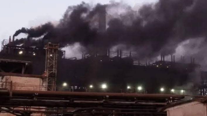 Humo negro.