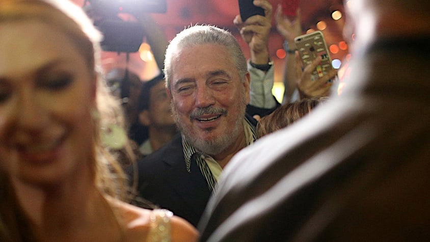 Fidel Castro Díaz-Balart en el Festival del Habano, 2015. En primer plano, Paris Hilton.