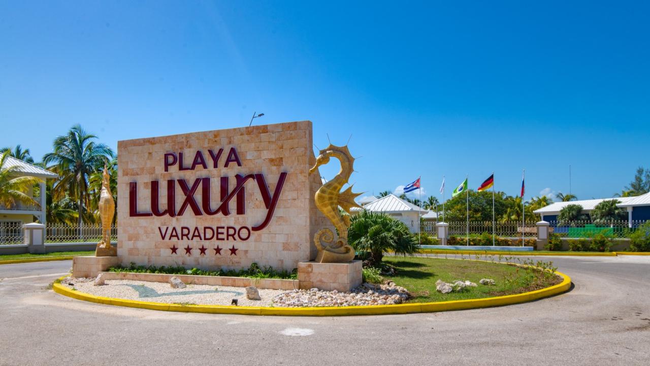 Entrada del Playa Luxury Varadero.