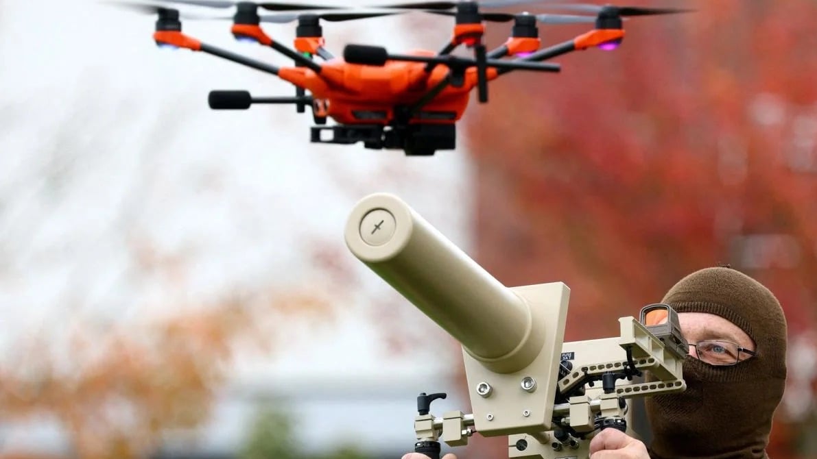 Inhibidor de drones usado por el Ejército alemán durante un ejercicio de defensa.