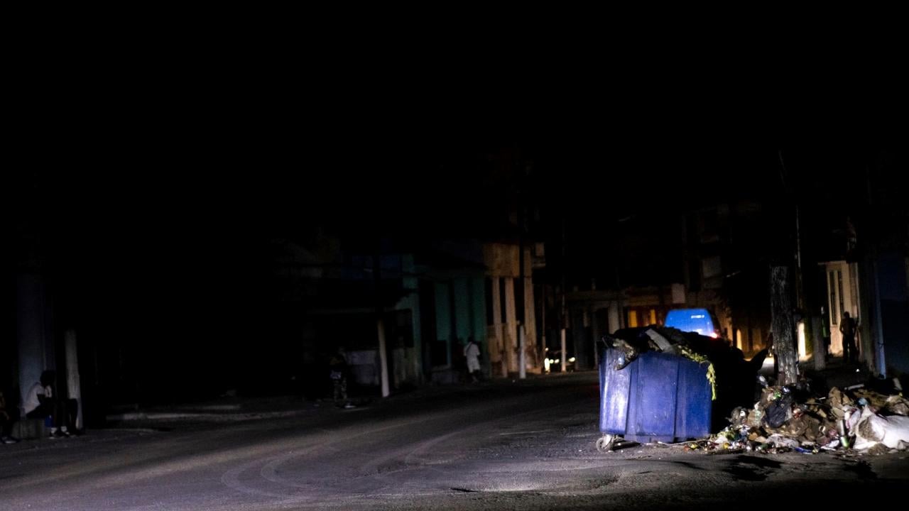 Una calle de La Habana durante un apagón.