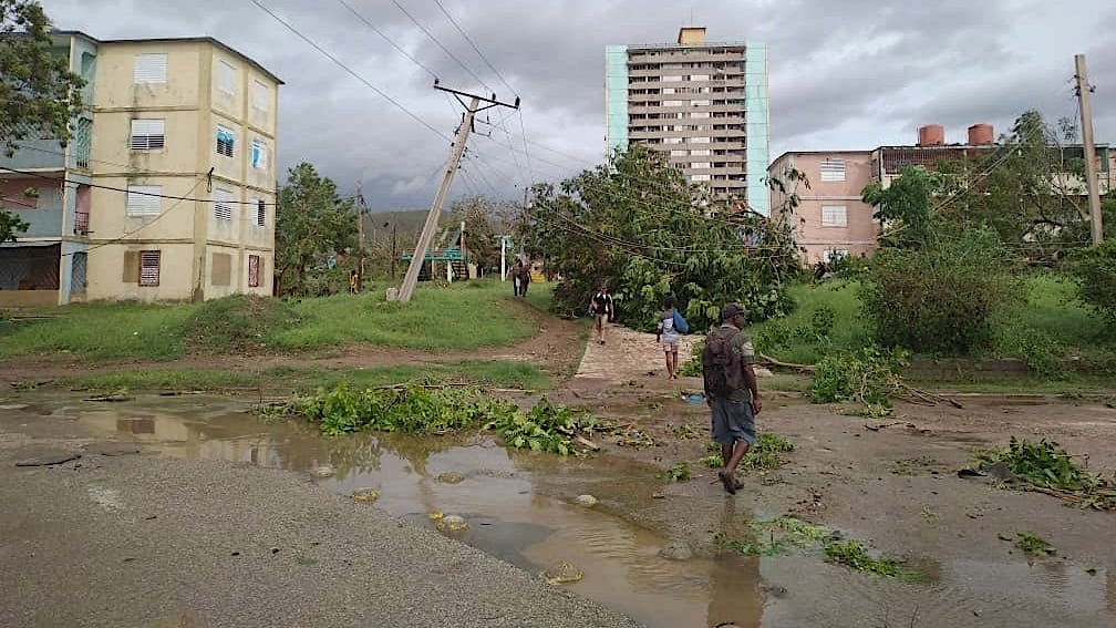 Destrozos del huracán en Santiago de Cuba.