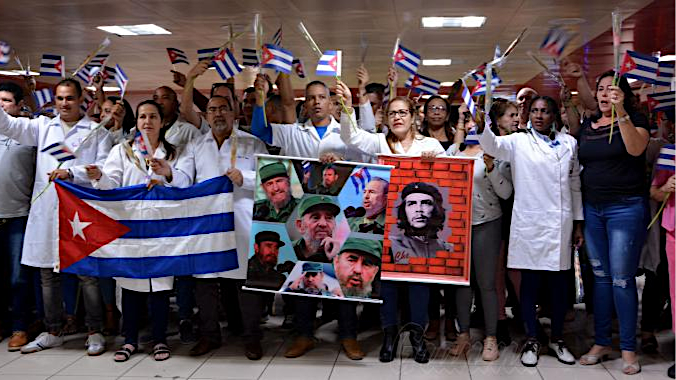 Médicos cubanos en 'misiones internacionales'.