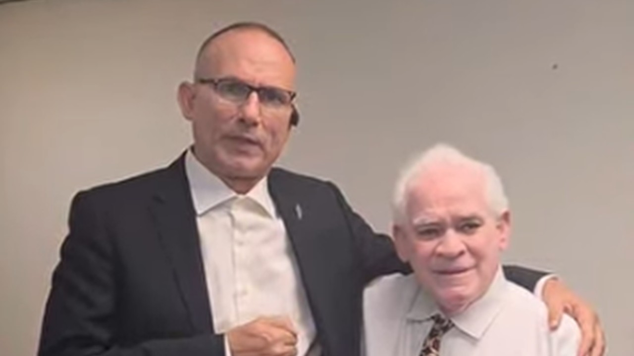 El líder opositor José Daniel Ferrer junto al ex preso político Pedro Guerra.