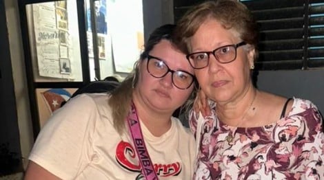 Alina Bárbara López y su hija Lilian Borroto López.