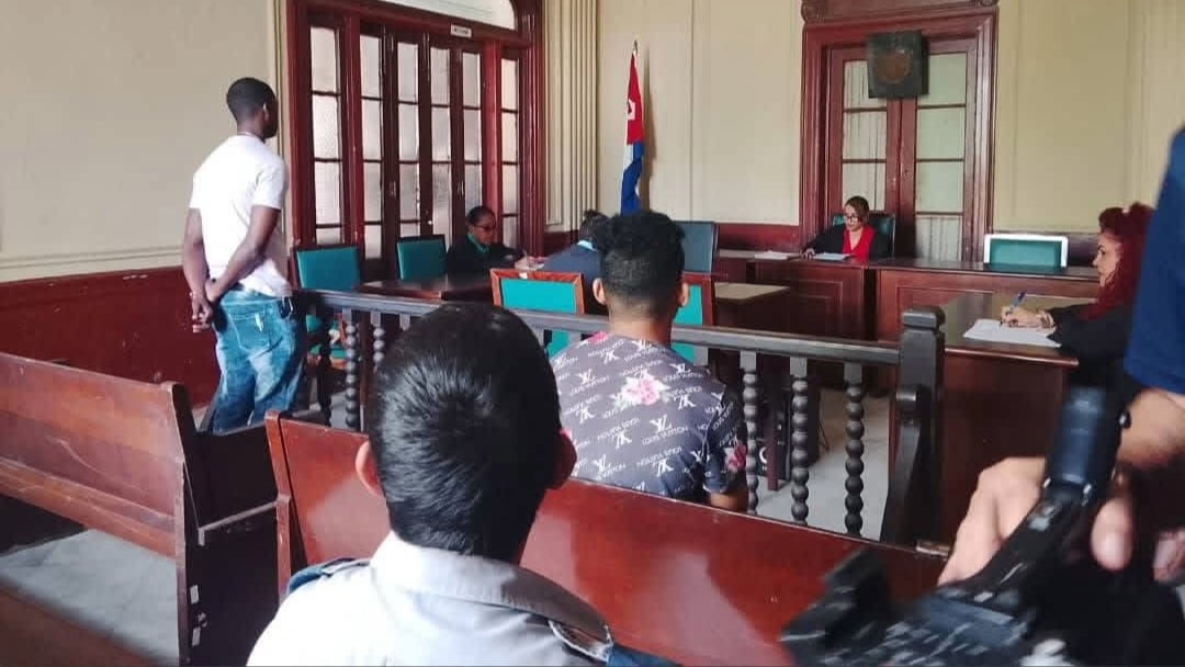Juicio en el Tribunal Municipal de Diez de Octubre.