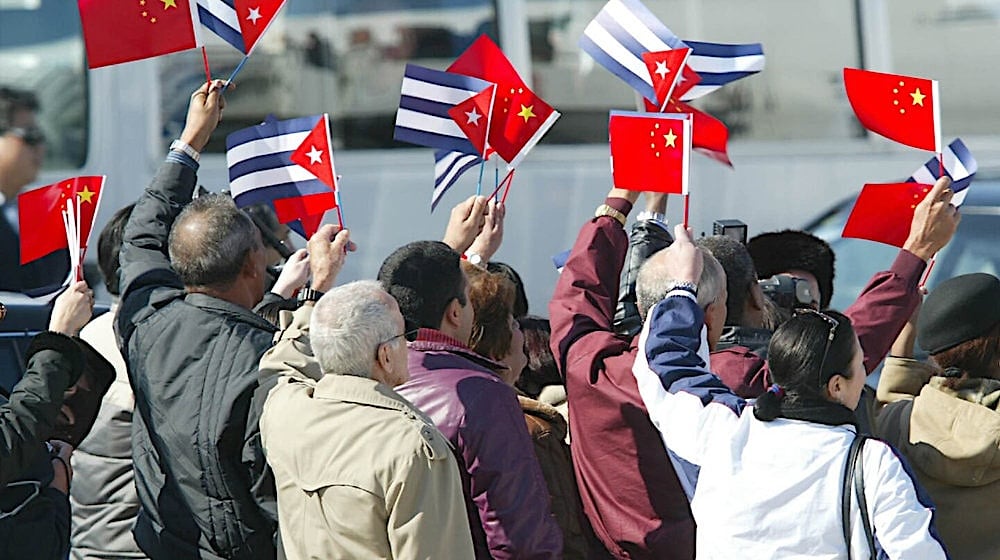 Acto oficial de los régimenes de China y Cuba.