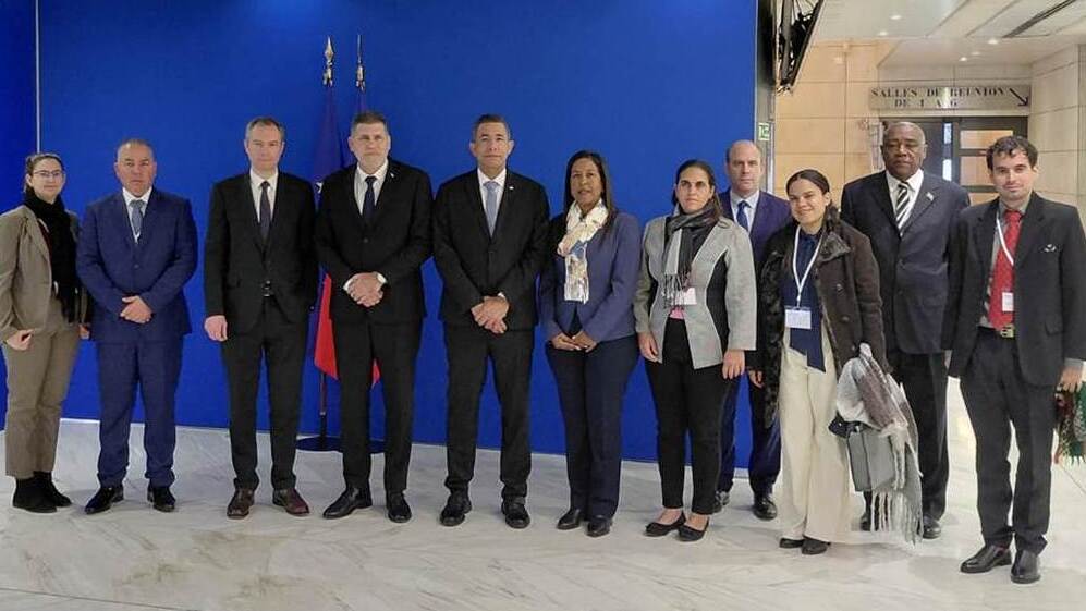 Delegación cubana a la reunión con el Club de París.