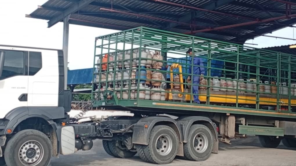 Cilindroas de gas en un camión.