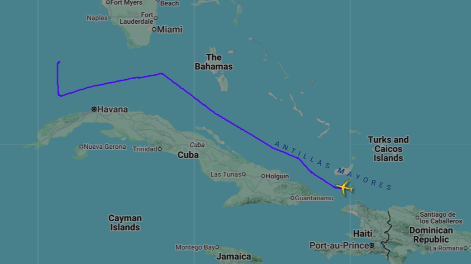 Trayecto del avión de reconocimiento RC-135V/W Rivet Joint al norte de Cuba.