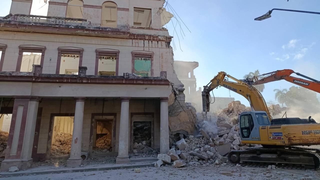 Demolición del ISDi.