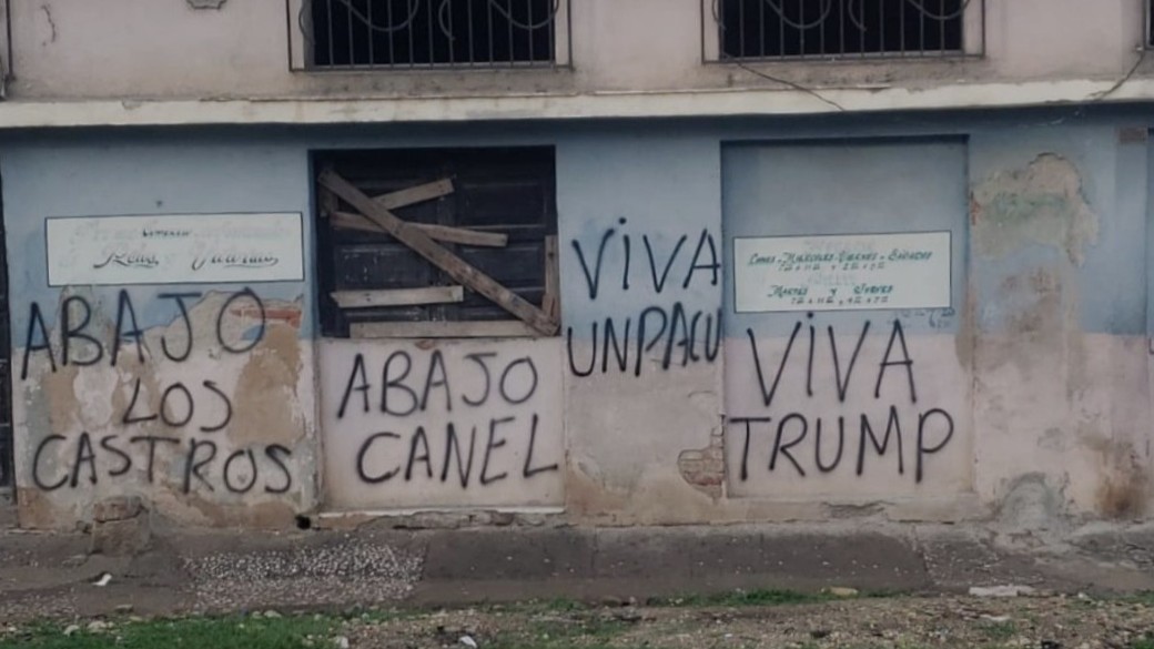 Carteles contra el régimen en Cuba.