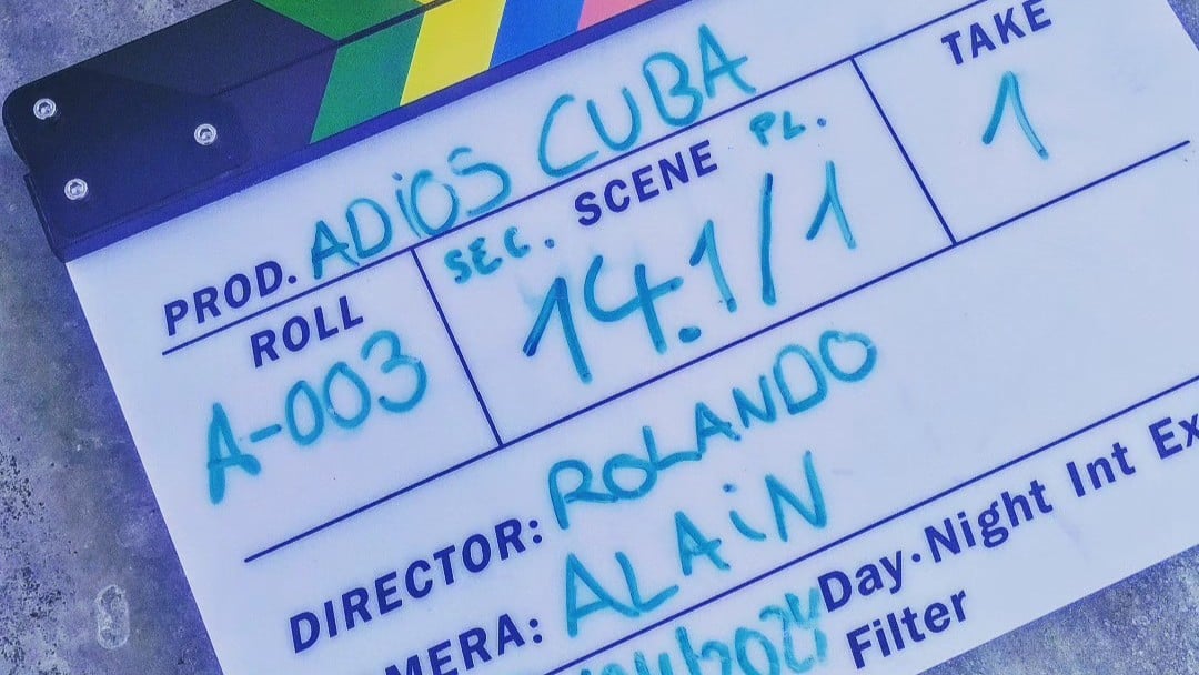 Claqueta durante la filmación de Adiós Cuba.