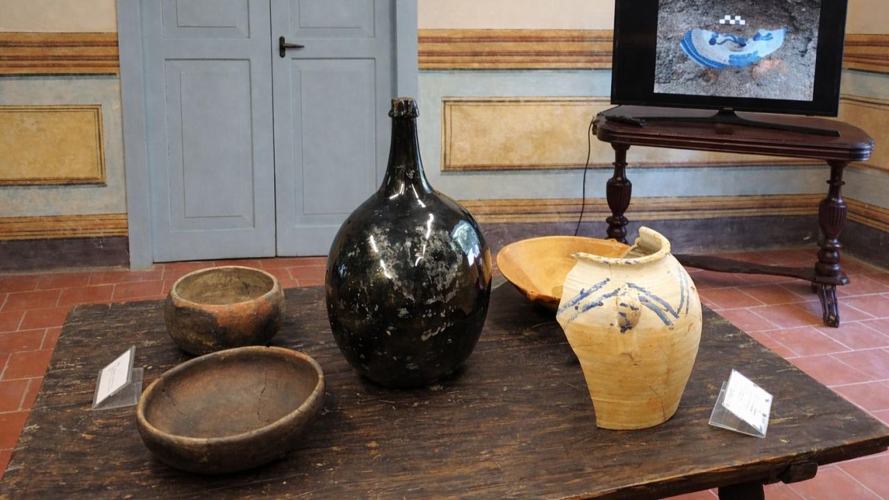 Piezas de la exposición "Hallazgos arqueológicos en O'Reilly 312".