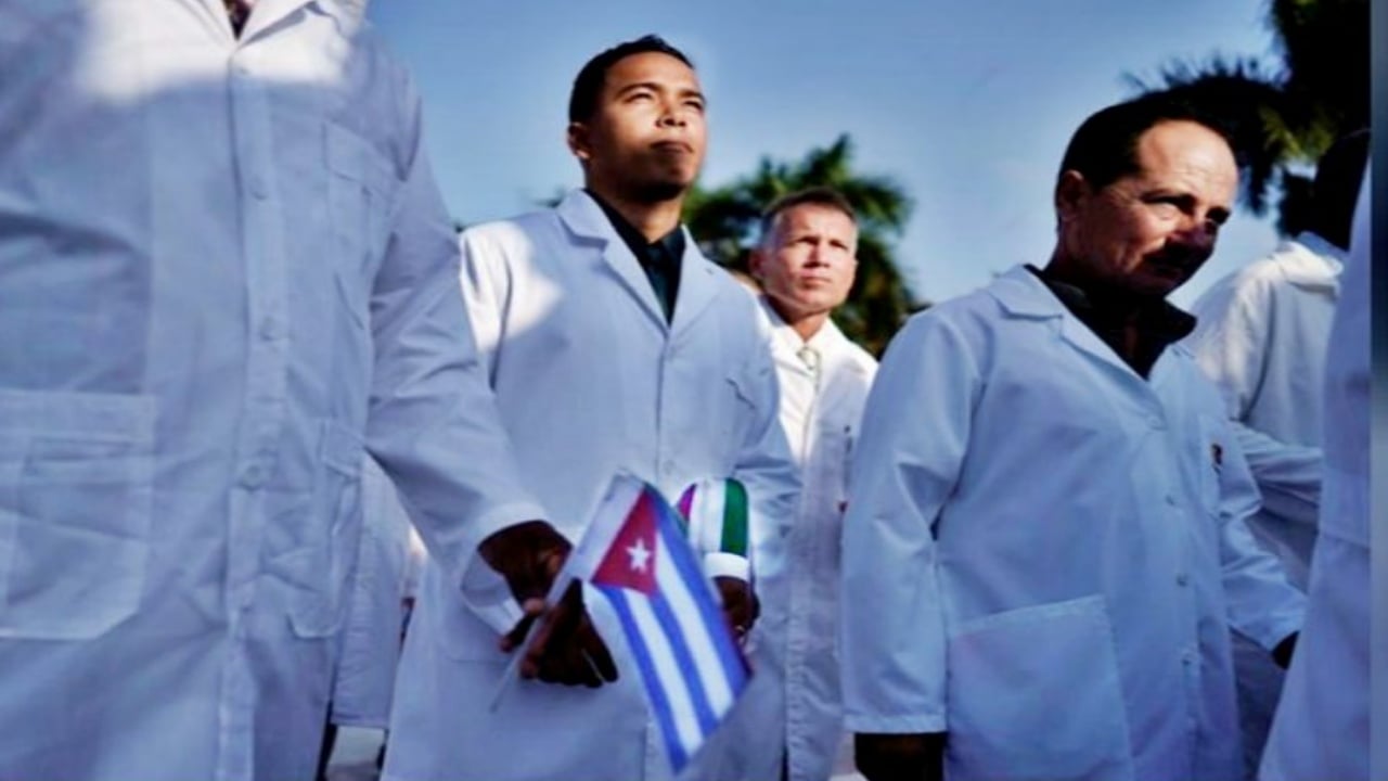 Médicos cubanos en Italia.